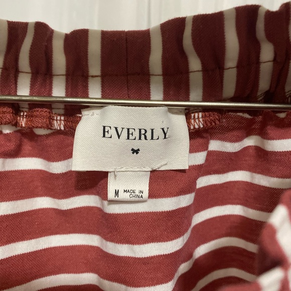 Everly blouse off shoulder elastic neckline striped with bell sleeves medium - Picture 4 of 4